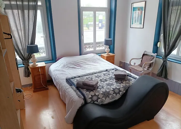 Maison Chaleureuse Dans Le Centre De Sur Mer Hébergement de vacances *