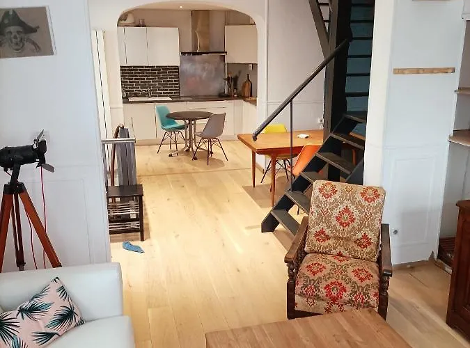 Maison Chaleureuse Dans Le Centre De Sur Mer Hébergement de vacances *